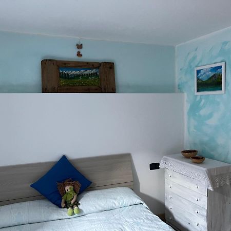 LA CASA DI PUCCI nel borgo affrescato di PARLASCO Cortenova Esterno foto