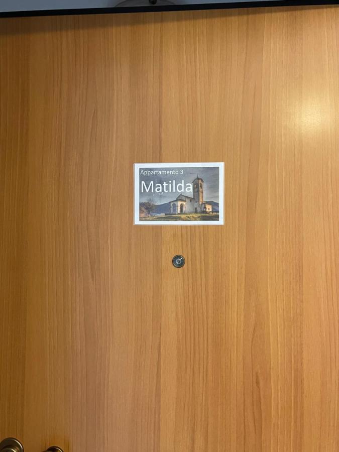 LA CASA DI PUCCI nel borgo affrescato di PARLASCO Cortenova Esterno foto