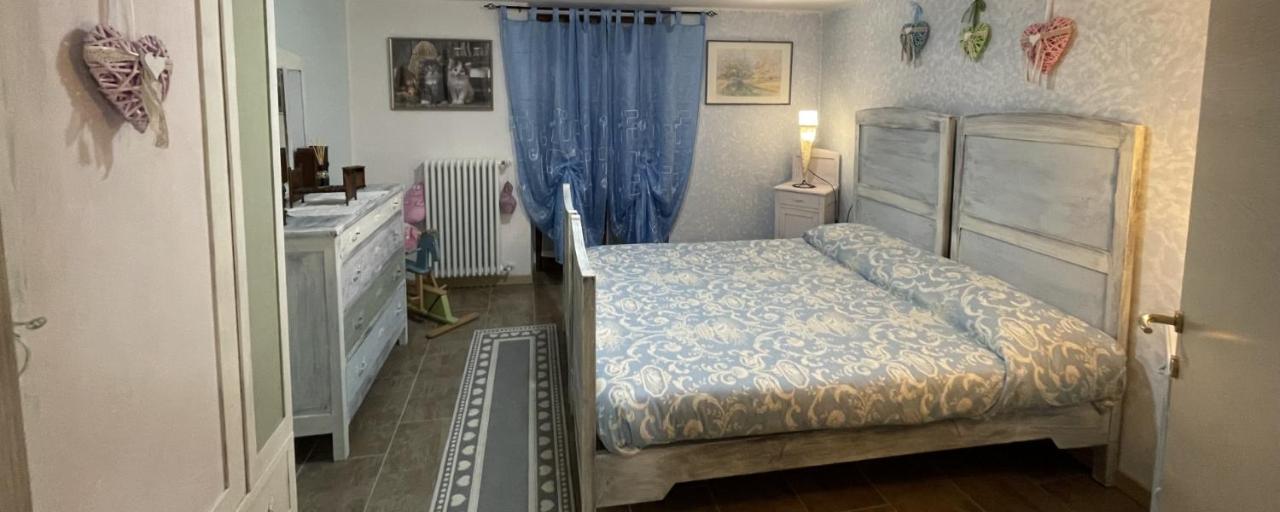 LA CASA DI PUCCI nel borgo affrescato di PARLASCO Cortenova Esterno foto